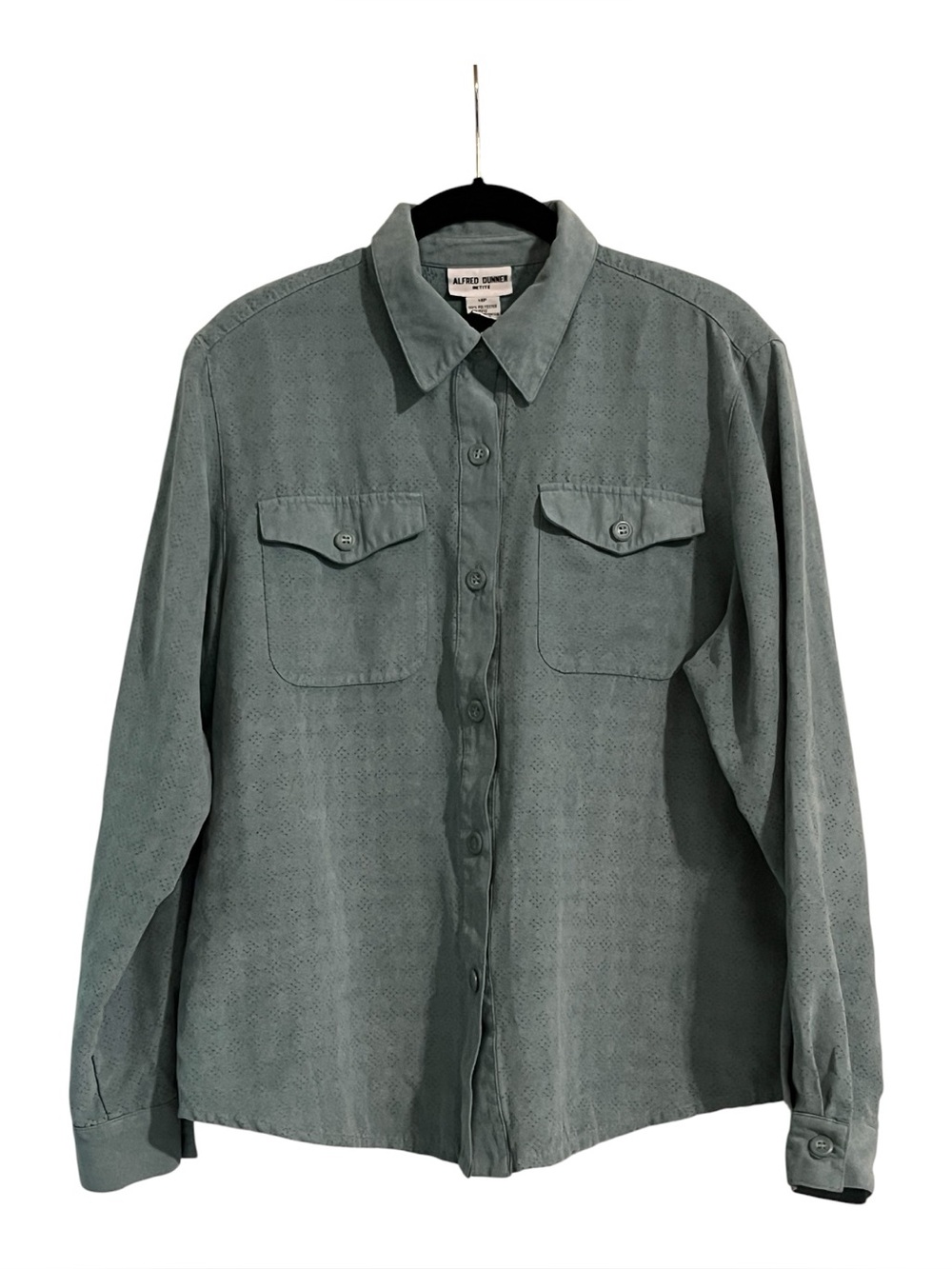 Alfred Dunner Women’s Light Blue Button-Down Shirt with Flap Pockets Size 14P